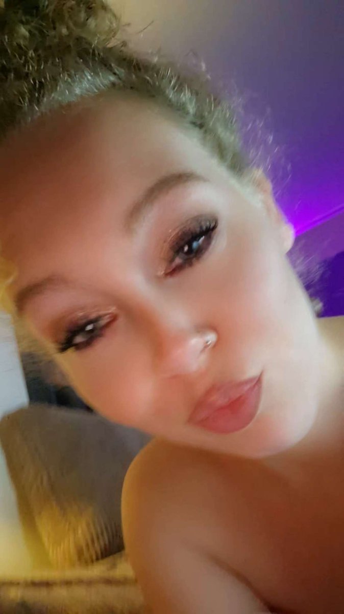 Curly tweet media