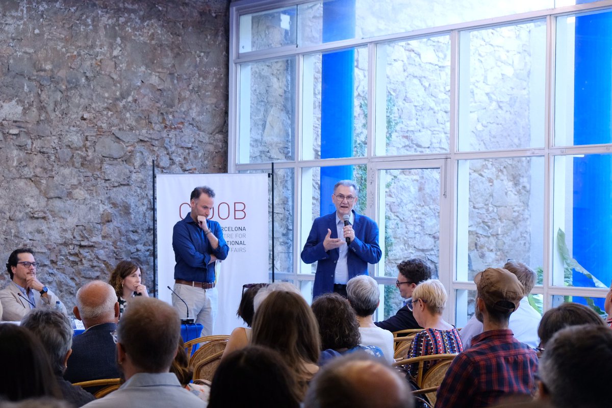 CIDOB (Barcelona Centre for International Affairs) (@cidobbarcelona) on Twitter photo En un mundo fragmentado, ¿cómo gestiona la UE su creciente soledad estratégica? Lo analizan <a href="/aejuncos/">Ana E. Juncos</a>, <a href="/alvaro_ims/">Álvaro Imbernón</a>, <a href="/jitorreblanca/">Nacho Torreblanca</a>, <a href="/_ignaciomolina/">Ignacio Molina</a>, <a href="/polmorillas/">Pol Morillas</a> y Esther Barbé en la jornada organizada con <a href="/IBEI/">Institut Barcelona d'Estudis Internacionals</a> en el 25º aniversario del Observatorio de Política Exterior Europea En un mundo fragmentado, ¿cómo gestiona la UE su creciente soledad estratégica? Lo analizan <a href="/aejuncos/">Ana E. Juncos</a>, <a href="/alvaro_ims/">Álvaro Imbernón</a>, <a href="/jitorreblanca/">Nacho Torreblanca</a>, <a href="/_ignaciomolina/">Ignacio Molina</a>, <a href="/polmorillas/">Pol Morillas</a> y Esther Barbé en la jornada organizada con <a href="/IBEI/">Institut Barcelona d'Estudis Internacionals</a> en el 25º aniversario del Observatorio de Política Exterior Europea