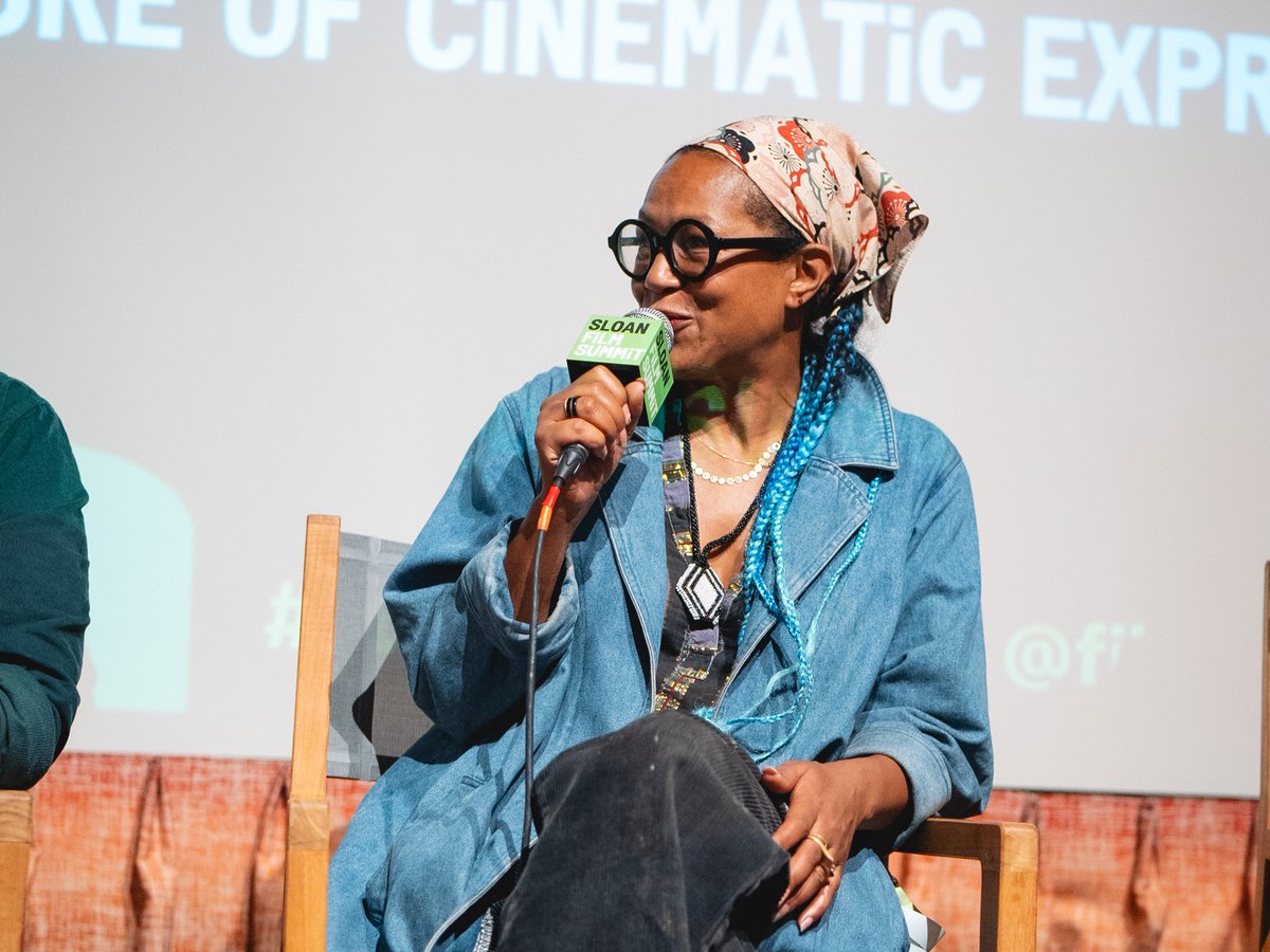 filmindependent's tweet image. At #SloanSummit25 with @SloanPublic, our panel of traditional filmmakers and XR creators discussed the future of humanity, technology and the power of narrative. 🎬💭
Don't miss insights from Jessica Brillhart, Aranya Sahay, Anisia Uzeyman and Nancy Baker Cahill #ontheblog.…