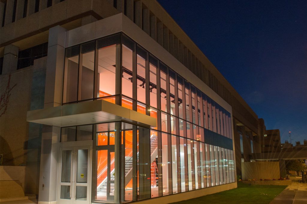 Newhouse School (@newhousesu) on Twitter photo 📺 .<a href="/NewhouseSU/">Newhouse School</a> had four winners in this year’s Telly Awards! The winners included an episode of Orange Television Network’s music show “Loud & Clear,” which was honored with a Gold Telly. 🏆
Watch the award-winning videos: buff.ly/DSanxII #TeamNewhouse 📺 .<a href="/NewhouseSU/">Newhouse School</a> had four winners in this year’s Telly Awards! The winners included an episode of Orange Television Network’s music show “Loud & Clear,” which was honored with a Gold Telly. 🏆
Watch the award-winning videos: buff.ly/DSanxII #TeamNewhouse