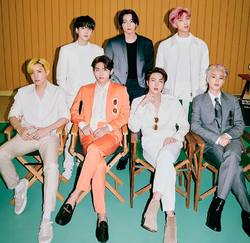AboutMusicYT's tweet photo. BTS will reunite this month. https://t.co/jRUsH6DckZ