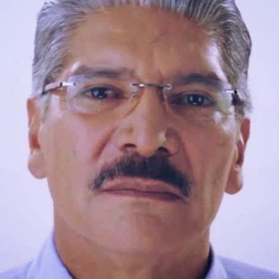 DespiertaESA503's tweet photo. Lastimosamente Bukele sigue atropellando con los derechos humanos de las personas, hoy se acaba de conocer que el señor Norman Quijano fue capturado.

Que bien Bukele, otro preso político a tu lista 🖕 https://t.co/Rye3QHBRut