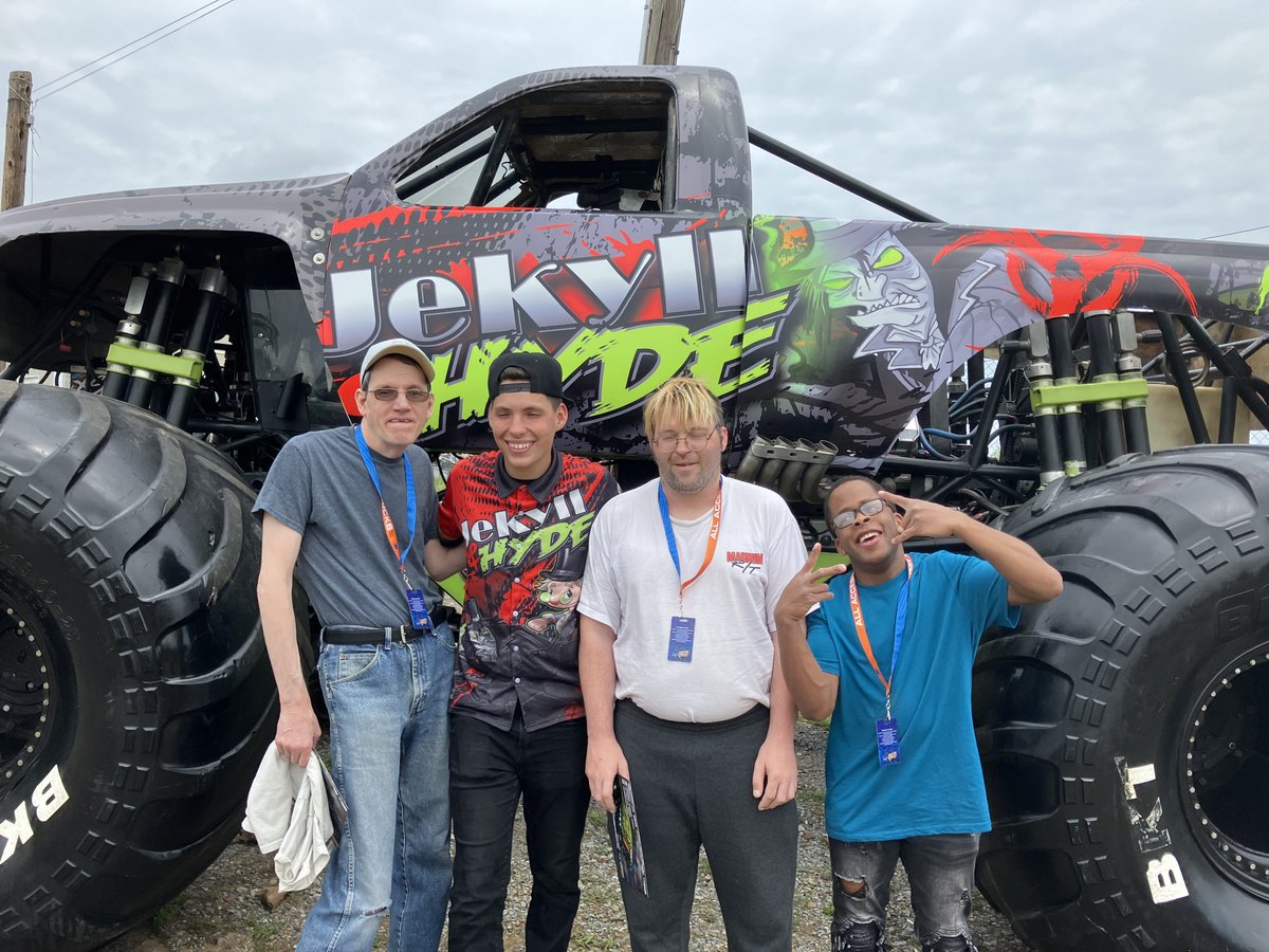 🚗💥 Monster truck madness!
Individuals from our Schuylkill Region had an unforgettable day at Big Diamond Speedway — complete with pit passes, autographs, and even a ride in the Knuckle Head truck!
