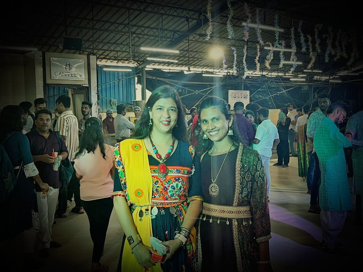 Swapnilshukla05's tweet image. Every stone has a story, and honey—I’m the narrator 📖✨ #StatementMaker"

#SwapnilShukla #beingswapnilshukla
#swapnilsaundarya #JewelleryDesign #office #worklife