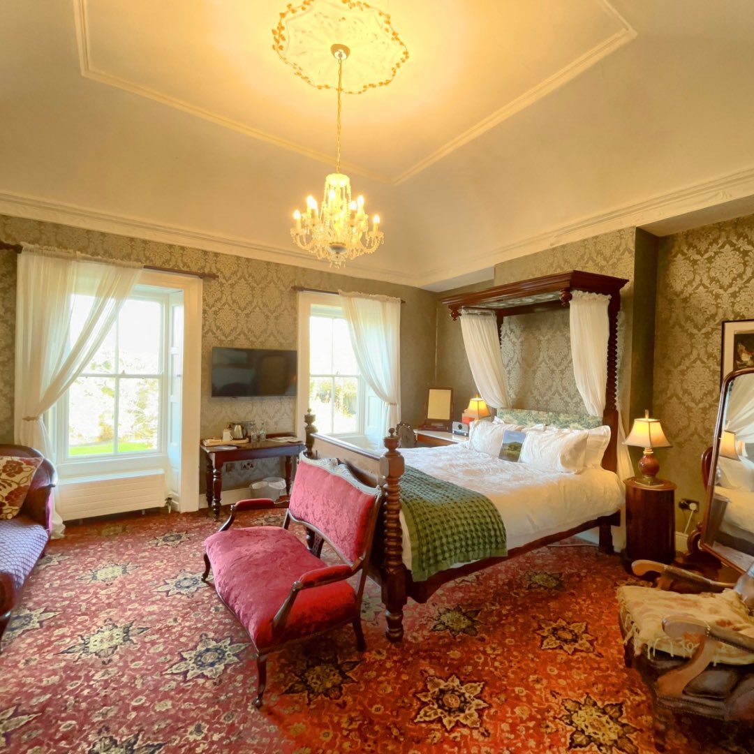 Soaking up the sun at Ghan House! 🌞 Say “I do” in our blooming garden with historic charm, then relax in our private Bridal Suite—just steps from Carlingford. 💐💍 #GhanHouse #WeddingInspo
#IrishBride #CarlingfordWedding #BoutiqueWedding #CivilCeremony