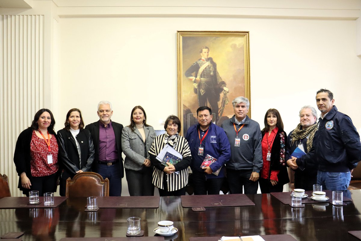 #Noticia | Frente de Trabajadores/as de Defensa y ANEF se reúnen con ministra de Defensa Nacional y plantean su agenda sectorial

🧐Leer la noticia: anef.cl/frente-de-trab…