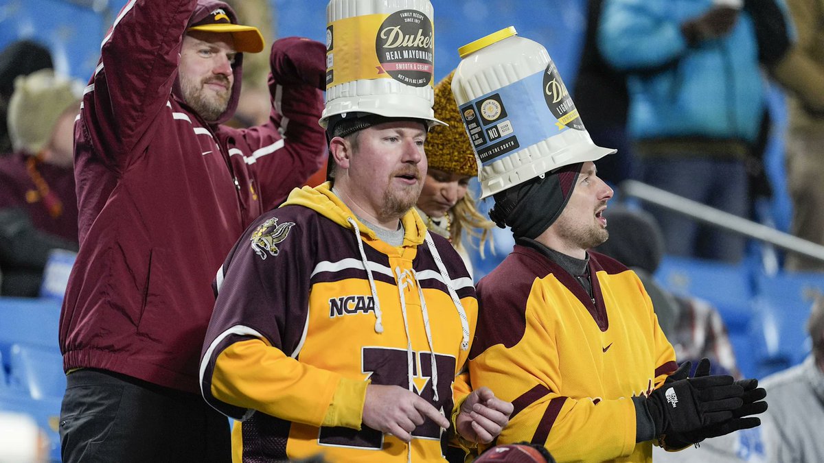 BMTNSports's tweet photo. Start times and TV assignments have been released for half of the Gophers' games in 2025.

- Two Friday night games
- Late-night kickoff at Cal
- Homecoming in primetime 
- Battle for Paul Bunyan's Axe back on Saturday?

More details: https://t.co/Y4FLPJSCAe https://t.co/5fmhf6paRD