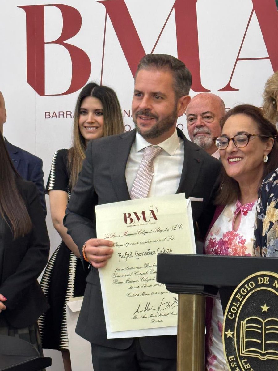 noticiasmiled's tweet photo. ⚖️ “La @BMA_Abogados no será espectadora ante la injusticia”: Rafael González Cubas asume la presidencia del Capítulo Edomex 2025–2027 y llama a defender el #EstadoDeDerecho, la independencia judicial y los #DerechosHumanos.
📢 “Un país sin Derecho es un país sin garantías”.
#Justicia #Abogacía #Edomex
👤 @Rafacubas