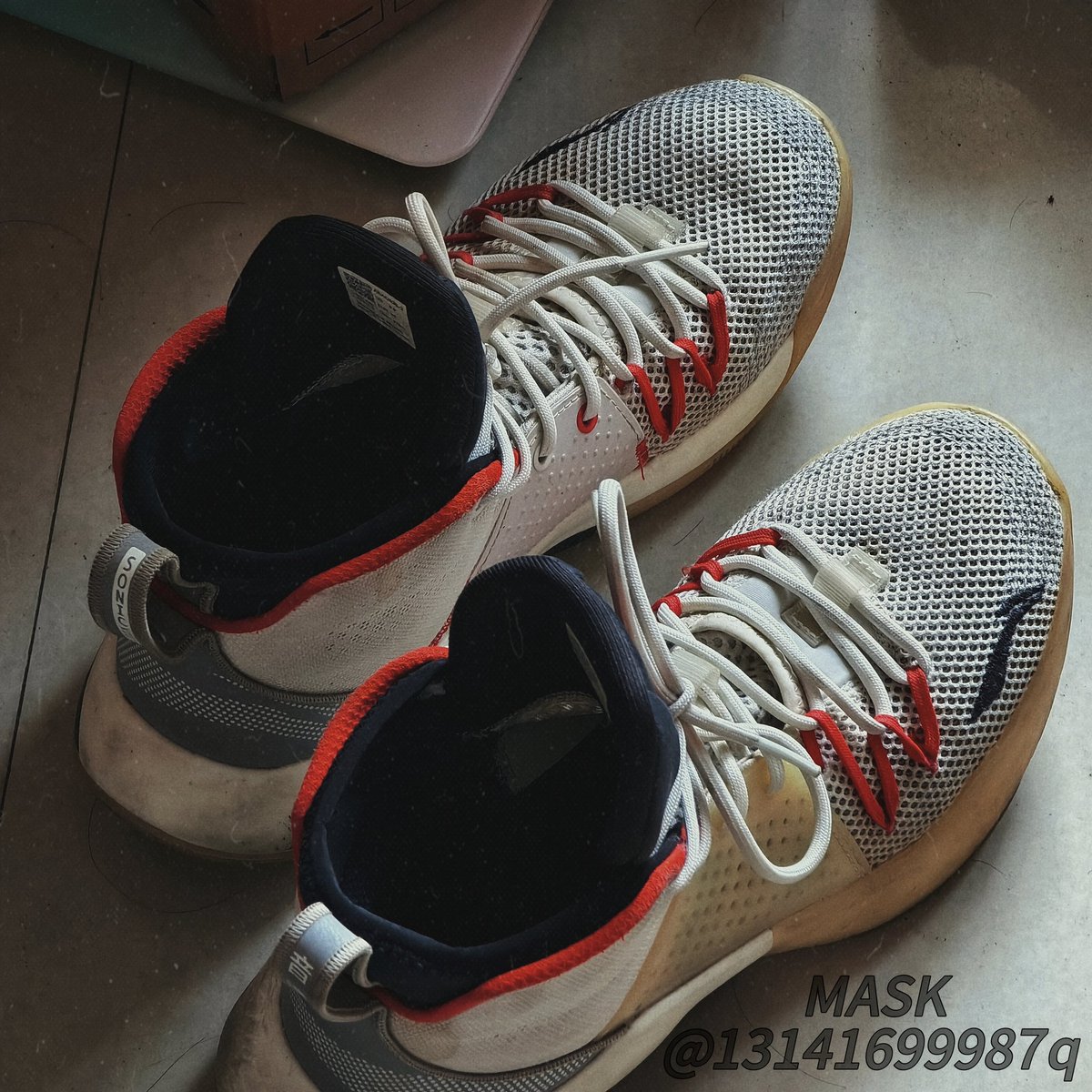 你爹勾勾脚傻逼就知道该干嘛了