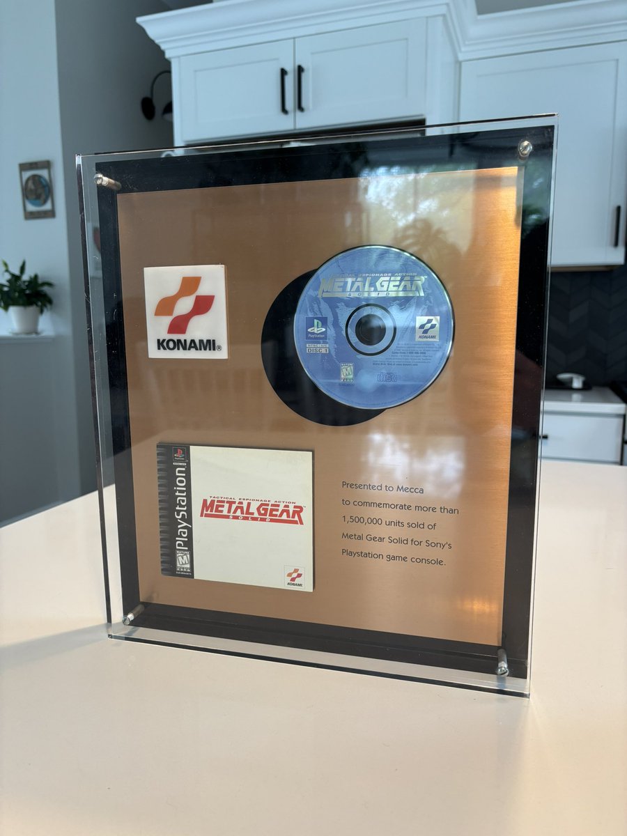 ShawnMGS's tweet image. ❗️Mega rare item. This commemorative plaque was awarded to select game distributors during the release period of MGS1. This one was for Mecca Electronic Industries Inc.