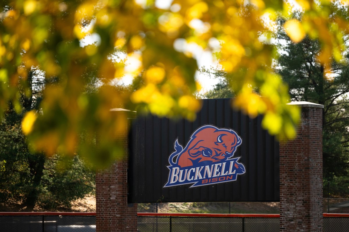 BucknellU's tweet image. What is a college waitlist? 📃
What do you do if you end up on one?🤔
In this minisode of #Bucknell's College Admissions Insider podcast🎤 , the hosts discuss college waitlists and how to navigate them.
🎧Listen here or in your favorite #podcast app: bit.ly/4jpoCOw