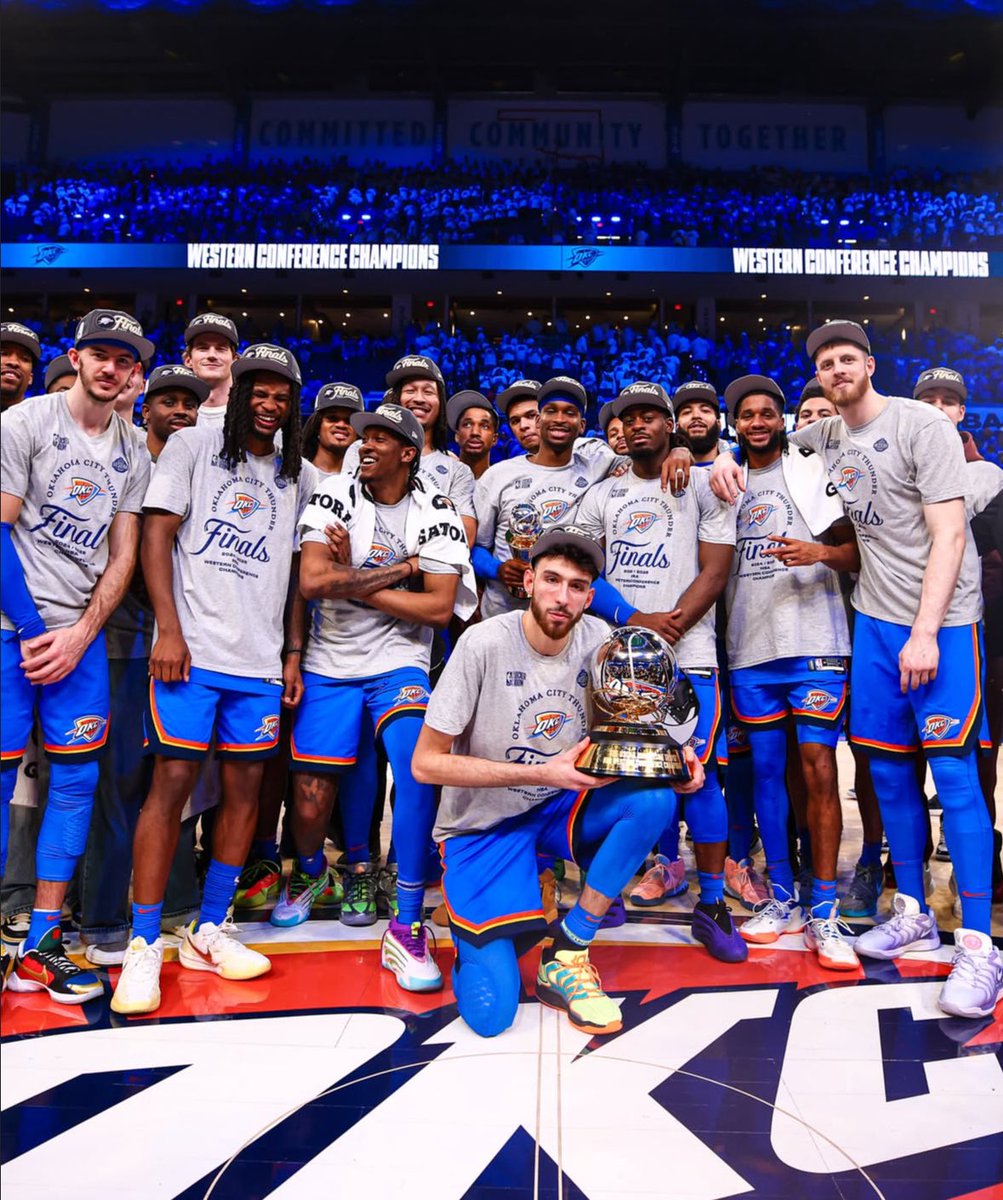 thunderfanrylee's tweet photo. The WCF pics are so tough https://t.co/i6BvonUn4Z