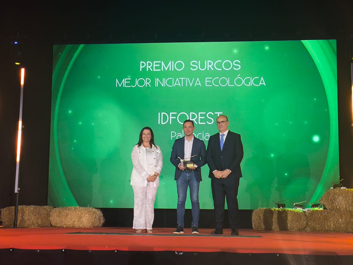 #PremiosSurcos 🌾 a la Mejor Iniciativa Ecológica, <a href="/IDForest/">IDForest</a> (#Palencia)

👉 Ofrecido por <a href="/Gullon_esp/">Gullón</a> 

👏 ¡Enhorabuena!