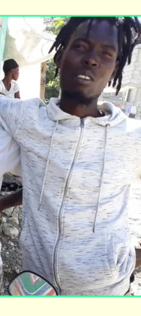 Gang 'Krazebaryè" kontinye pran kou nan men Lapolis: Jak mouri

Jak, ki se yon gwo manm gang Krazebaryè a Vitèlòm Inosan ap dirije nan Taba, tonbe anba bal Lapolis, ayè mèkredi 28 me 2025 lan, nan Pènye 17. Jak sa a te youn nan sòlda Krazebaryè ki te pi move nan Pènye 17, 24,