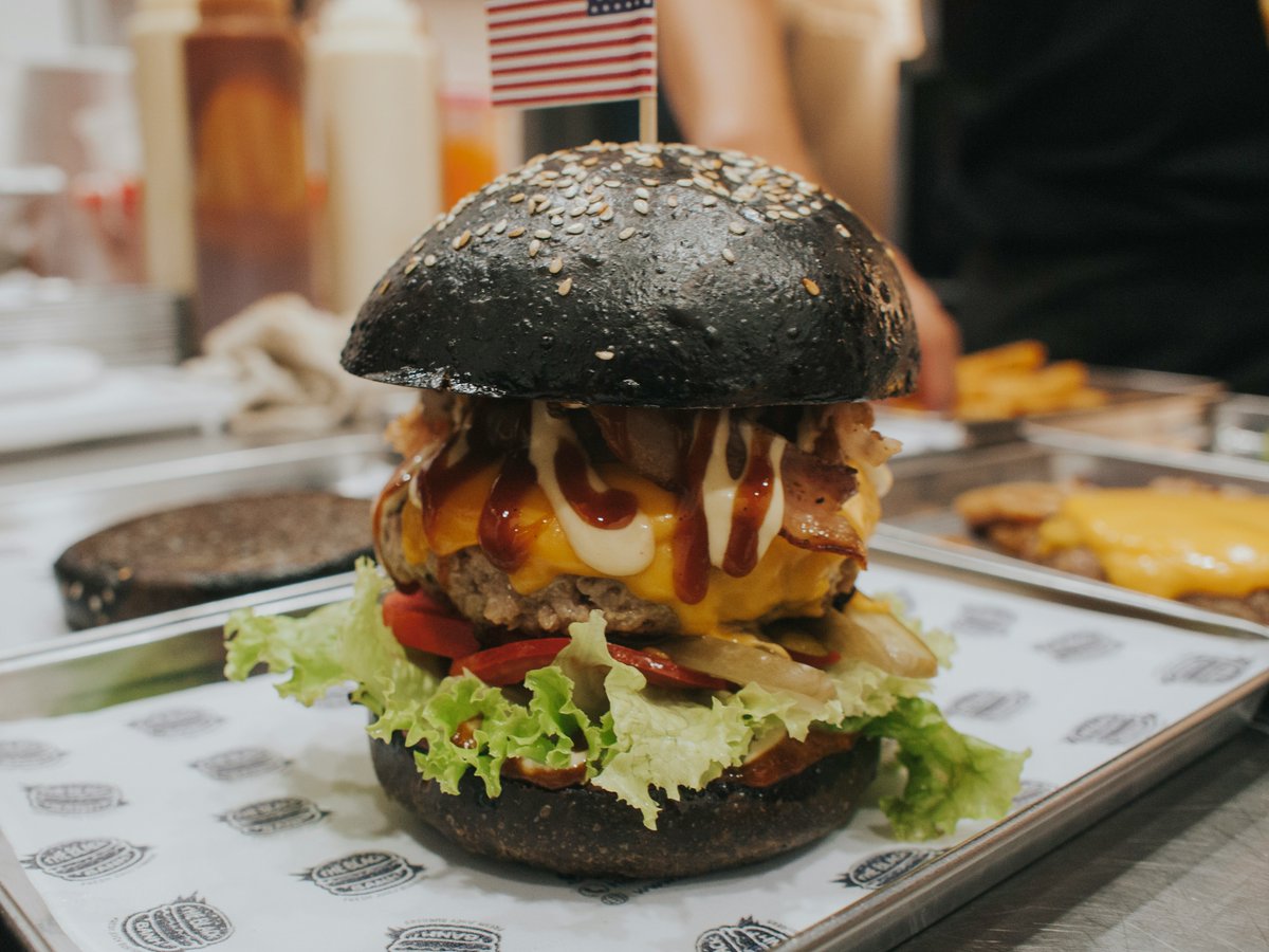 National Hamburger Day Deals: Celebrate with a Burger a Day from Burger King, Chili’s &amp; More! ext-6778026.livejournal.com/1154.html?utm_…