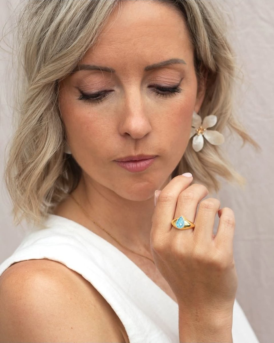 creations_as's tweet photo. Wist je ook dat wij 21 verschillende harskleuren hebben? Ideaal om je sieraad helemaal naar wens te maken. https://t.co/eONFdNNwZG 

#ashring
#seeyou
#seeyoujewelry
#seeyoumemorialjewelry
#gedenksieraden
#gedenksieraad
#memorialjewelry
#jewelry
#gold
#uitvaartzorg https://t.co/ewaXxrIhIN