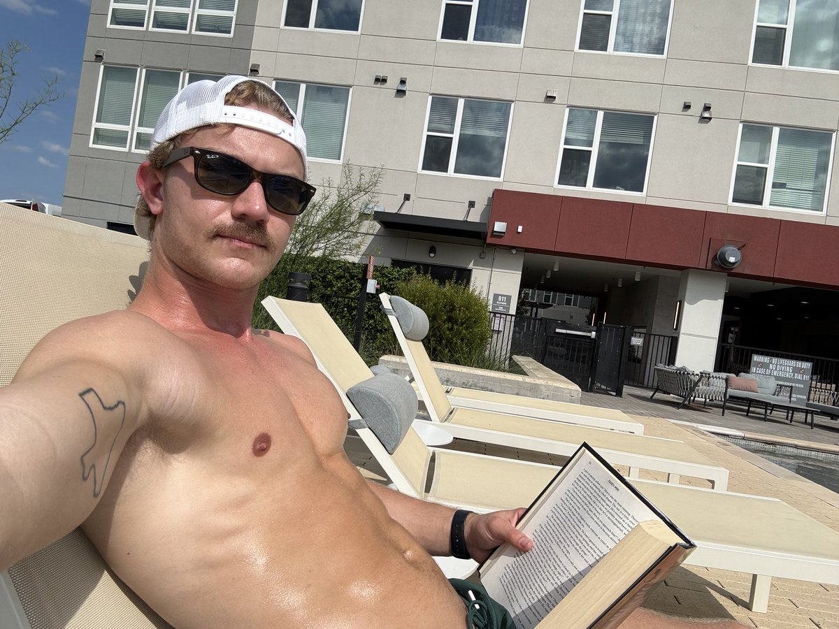 📖☀️🕶️💦