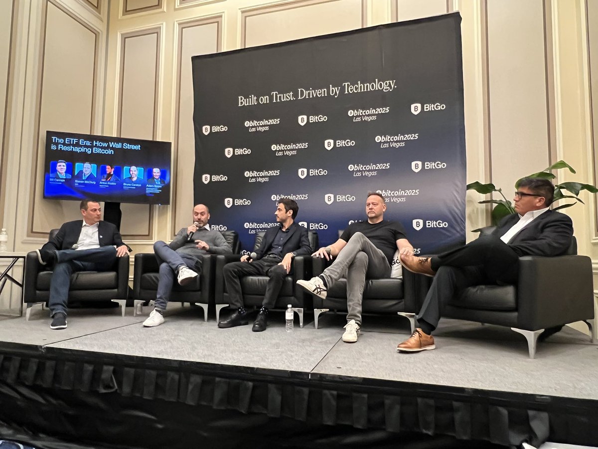Great panel <a href="/TheBitcoinConf/">The Bitcoin Conference</a> with <a href="/brunocaratori/">Bruno Caratori</a> from <a href="/hashdex/">Hashdex</a> !