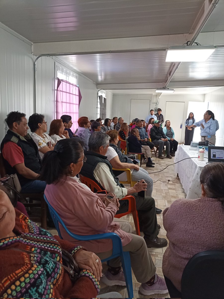 skyguerrilla's tweet photo. @IFT_MX gracias por el enorme apoyo de su personal , para capacitar a los adultos mayores en las nuevas tecnologías. https://t.co/HfUz4pUSnd