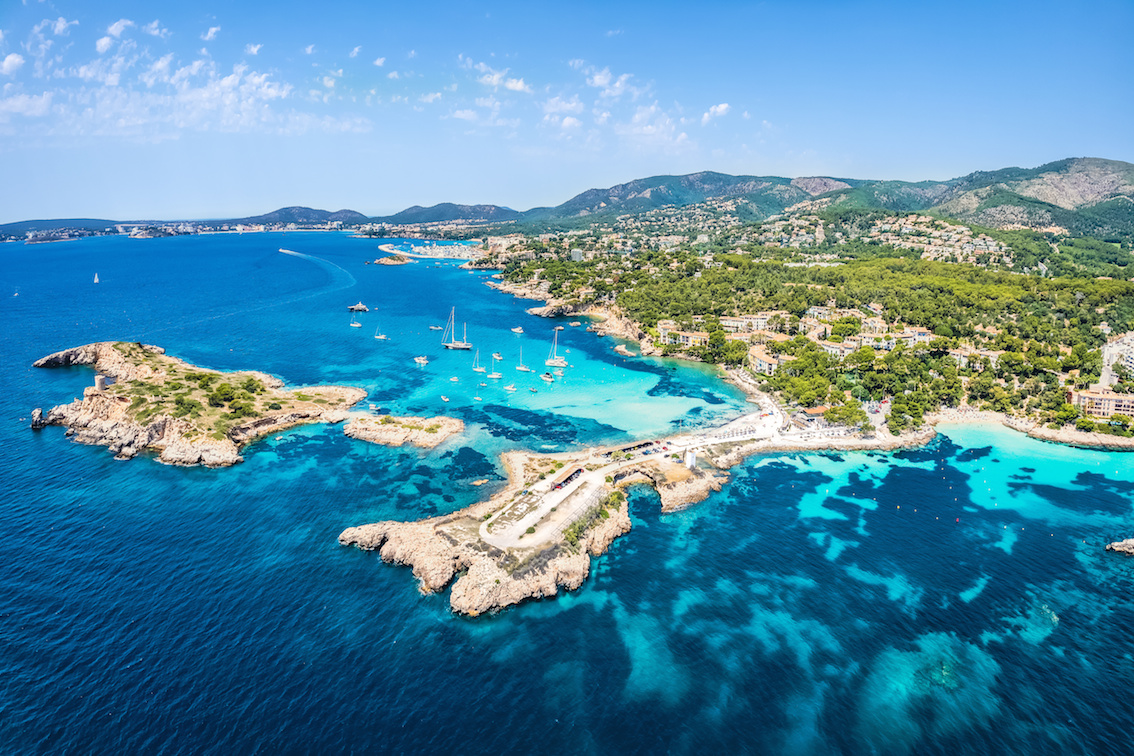 joyridecharters's tweet photo. Sail, Sip &amp; Savor: The Balearics in September ⛵🌏🌴 - https://t.co/yEgDNnJLbZ https://t.co/h5l1tqIpFH
