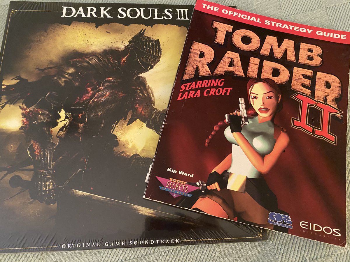 Picked up these gems the other day. No idea how the vinyl is going to fit in my luggage but I had to grab it 💙