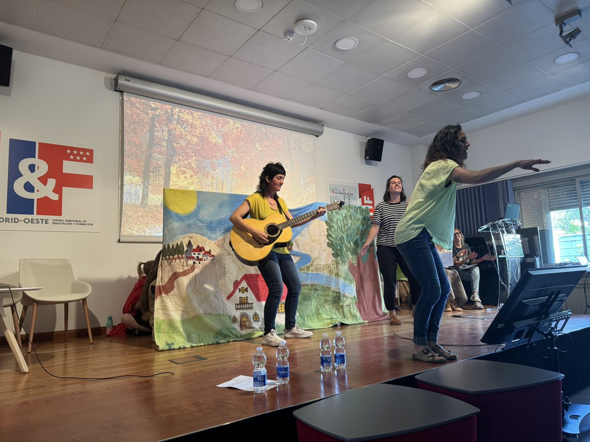 No lecciones que aprender, sino sensaciones que vivir. El Tomillar es puro teatro, una experiencia de la última escuela 0-6 de la Comunidad de Madrid, el teatro une escuela y familias
#IF_CMadrid #CTIF_MadridOeste