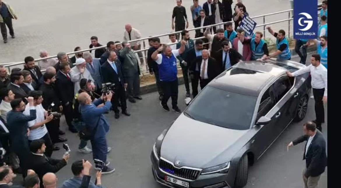 “Milli Görüşçüler olarak Ayasofya Camii’nde kılınacak bir cuma namazında; hutbede İslam Birliği’nin Kurulduğunu bütün dünyaya ilan edeceğiz”

Bursa İl Gençlik Kolları olarak Milli Gençlik Derneğimizin düzenlemiş olduğu programda muhterem liderimizi büyük coşkuyla karşıladık.