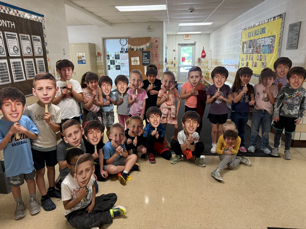 lorek33's tweet image. Senior Clap out. I’ve loved this tradition for years but have to say it hit differently this year with my own walking through. My class sure had fun with the fatheads!