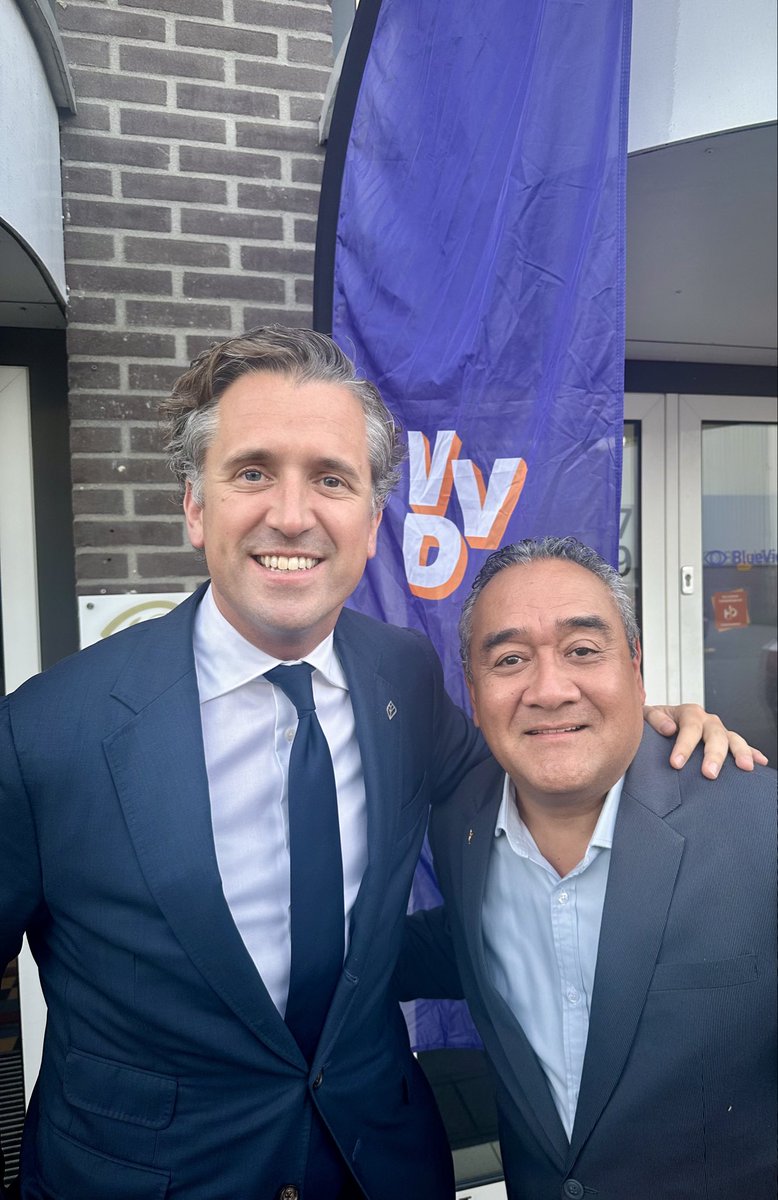 De Apeldoornse VVD presenteert Frits van der Ley als lijsttrekker voor de gemeenteraadsverkiezingen van 2026.
Frits wil samen met kandidaat-wethouder Nick Derks én alle Apeldoorners bouwen aan een sterke, betrokken en liberale gemeente!