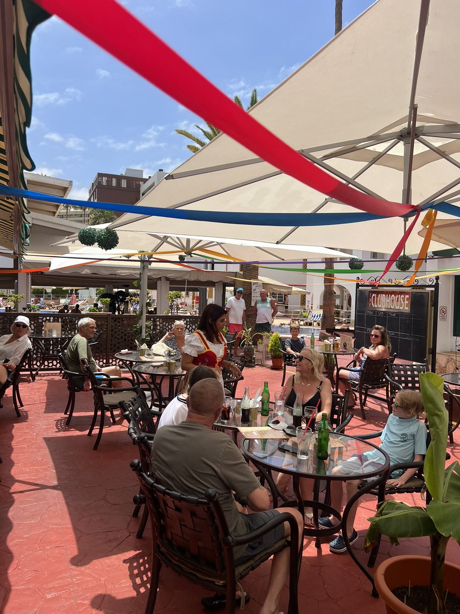 Today we spent a truly special day with our dear owners and members, enjoying a delicious tasting of traditional Canarian dishes, lively dances, joyful photos, and the vibrant spirit of Canary Islands Day. 🇮🇨💃📸