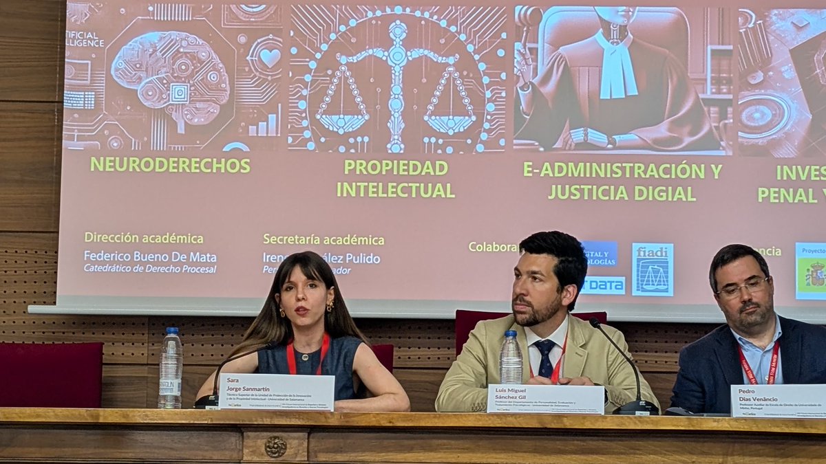 foderticsusal's tweet photo. Continuamos con la mesa sobre IA de alto riesgo y propiedad intelectual con la intervención de Sara Jorge sobre IA de alto riesgo en la educación y el aprendizaje 
#FODERTICS14 @foderticsusal https://t.co/fkT5P66YXr
