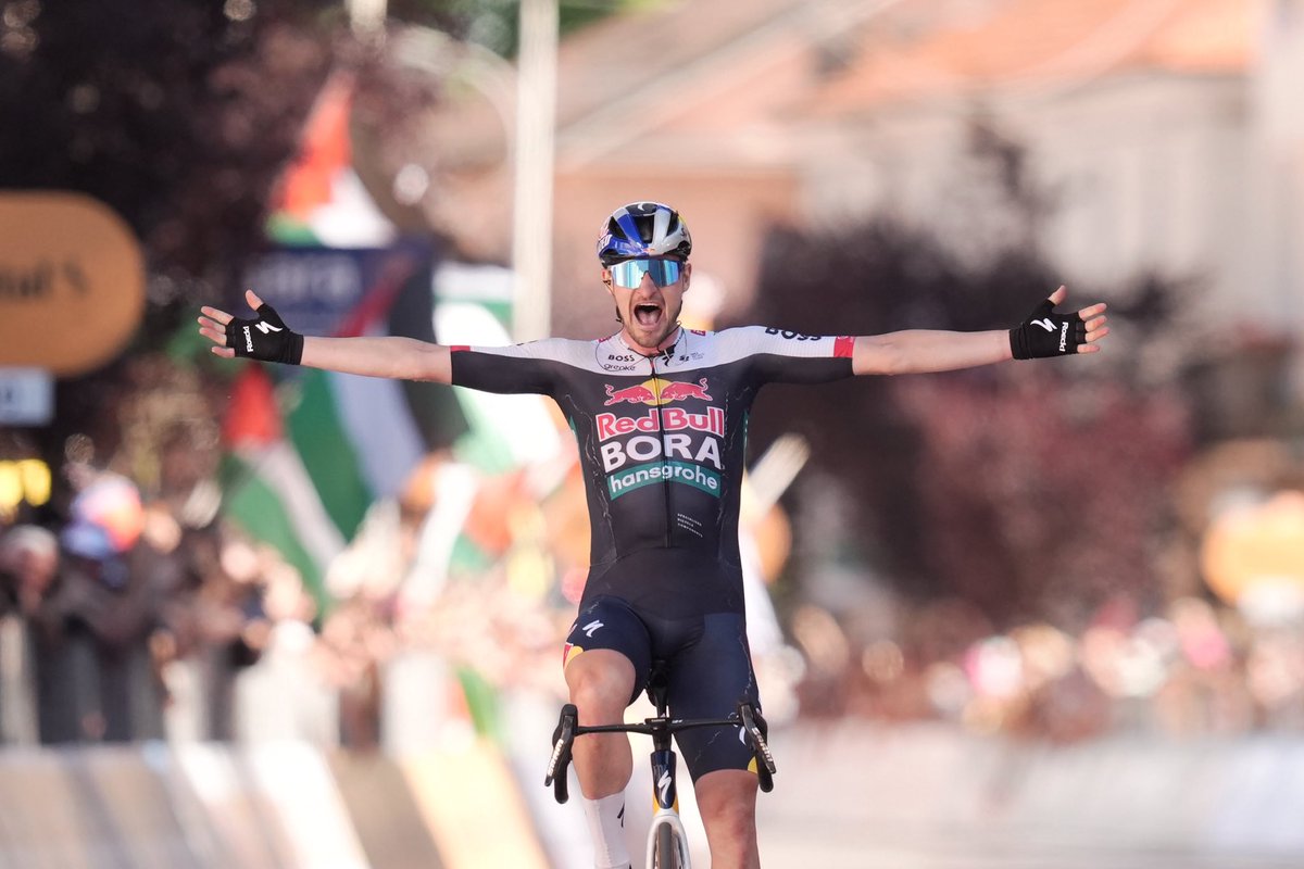 Fuoriclasse (@datacycling) on Twitter photo #Stat Nico Denz is part of the 5 riders with most stage wins on the <a href="/giroditalia/">Giro d'Italia</a> in the 3 last editions ๐
๐ 6 wins
Tadej Pogacar
๐ 5 wins
Mads Pedersen
๐ 4 wins
Jonathan Milan
๐ 3 wins
Nico Denz, Tim Merlier
#cycling #Giro2025 #Stat Nico Denz is part of the 5 riders with most stage wins on the <a href="/giroditalia/">Giro d'Italia</a> in the 3 last editions ๐
๐ 6 wins
Tadej Pogacar
๐ 5 wins
Mads Pedersen
๐ 4 wins
Jonathan Milan
๐ 3 wins
Nico Denz, Tim Merlier
#cycling #Giro2025