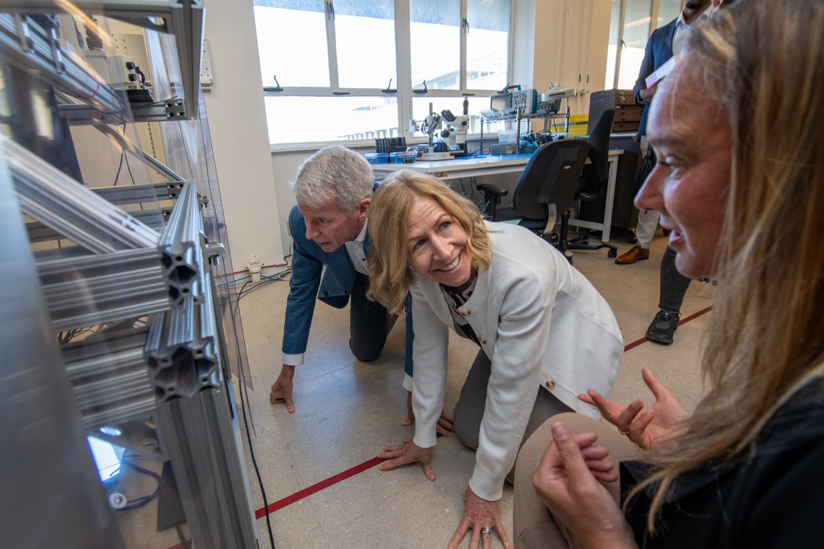 Berkeley Lab (@berkeleylab) on Twitter photo .<a href="/SecretaryWright/">Secretary Chris Wright</a> visits <a href="/desisurvey/">DESI Survey</a>, where researchers are mapping the cosmos đź” in unprecedented detail to answer this mystery: What's behind the expansion of the universe? Science at Berkeley Lab supports new discoveries.
More: newscenter.lbl.gov/2025/03/19/new…
<a href="/ENERGY/">U.S. Department of Energy</a> <a href="/doescience/">DOE Office of Science</a> .<a href="/SecretaryWright/">Secretary Chris Wright</a> visits <a href="/desisurvey/">DESI Survey</a>, where researchers are mapping the cosmos đź” in unprecedented detail to answer this mystery: What's behind the expansion of the universe? Science at Berkeley Lab supports new discoveries.
More: newscenter.lbl.gov/2025/03/19/new…
<a href="/ENERGY/">U.S. Department of Energy</a> <a href="/doescience/">DOE Office of Science</a>
