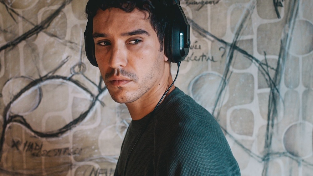Jonathan Millet's humanist spy thriller GHOST TRAIL, set amid the lingering memories of the Syrian civil war and the atrocities perpetrated by Bashar al-Assad’s regime, is both satisfyingly tense and gently hopeful.
Review by Chris Shields:
reverseshot.org/reviews/entry/…