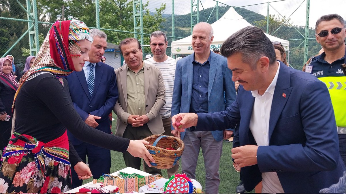 İlçe Milli Eğitim Müdürümüz Metin Sezer,Şube Müdürlerimiz Hasan Ali Tüzen,M.Faysal Kayan,Deniz Algın,Kahraman Şık ve Asım Bulut

Çaybaşı İlk-Ortaokulu Sene Sonu Sergisinde öğrencilerle bir araya geldiler

<a href="/Ali_Partal/">Ali Partal</a> <a href="/MetinSEZER_16/">Metin SEZER</a> <a href="/hasanalituzen/">hasanali</a> <a href="/kahraman47_s/">Kahraman Şık</a> <a href="/MFaysalKAYAN/">Mehmet Faysal KAYAN</a>