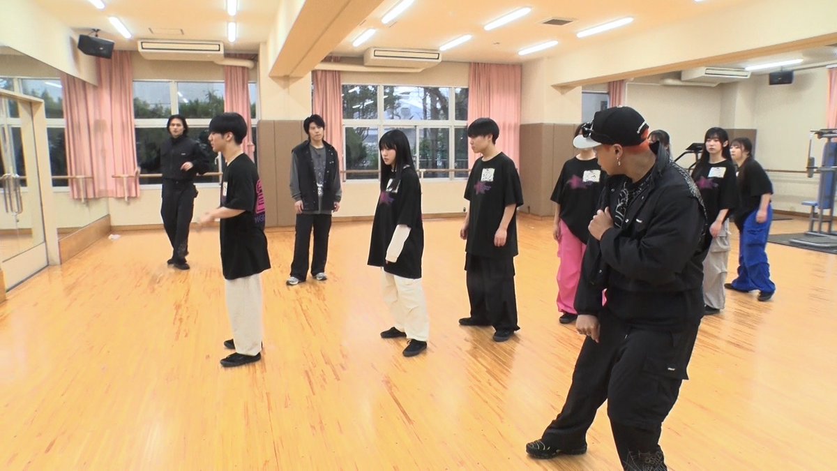 RUN RUN RAMPAGE! ランラン・ダンス天国【公式】 (@runrun_rampage) on Twitter photo #ランランダンス天国
\今夜25:09から/
#LIKIYA #龍 #後藤拓磨 が
東京・目黒高校へ🏫
初心者も多い熱血ダンス部が
パフォーマー3人から
プロのテクニックを吸収✨
GENERATIONS「Evergreen」で
青春HIP HOPダンスを披露🎶
#RUNRUNRAMPAGE
#THERAMPAGE #暴々天国
<a href="/therampagefext/">THE RAMPAGE OFFICIAL</a> #ランランダンス天国
\今夜25:09から/
#LIKIYA #龍 #後藤拓磨 が
東京・目黒高校へ🏫
初心者も多い熱血ダンス部が
パフォーマー3人から
プロのテクニックを吸収✨
GENERATIONS「Evergreen」で
青春HIP HOPダンスを披露🎶
#RUNRUNRAMPAGE
#THERAMPAGE #暴々天国
<a href="/therampagefext/">THE RAMPAGE OFFICIAL</a>