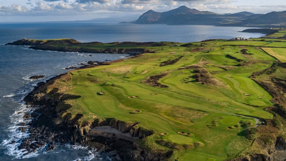 Pebble Beach or Wales? ⛳🌊

Play the Pebble Beach of Wales (Nefyn Golf Club): yourgolftravel.com/golf-breaks/wa…