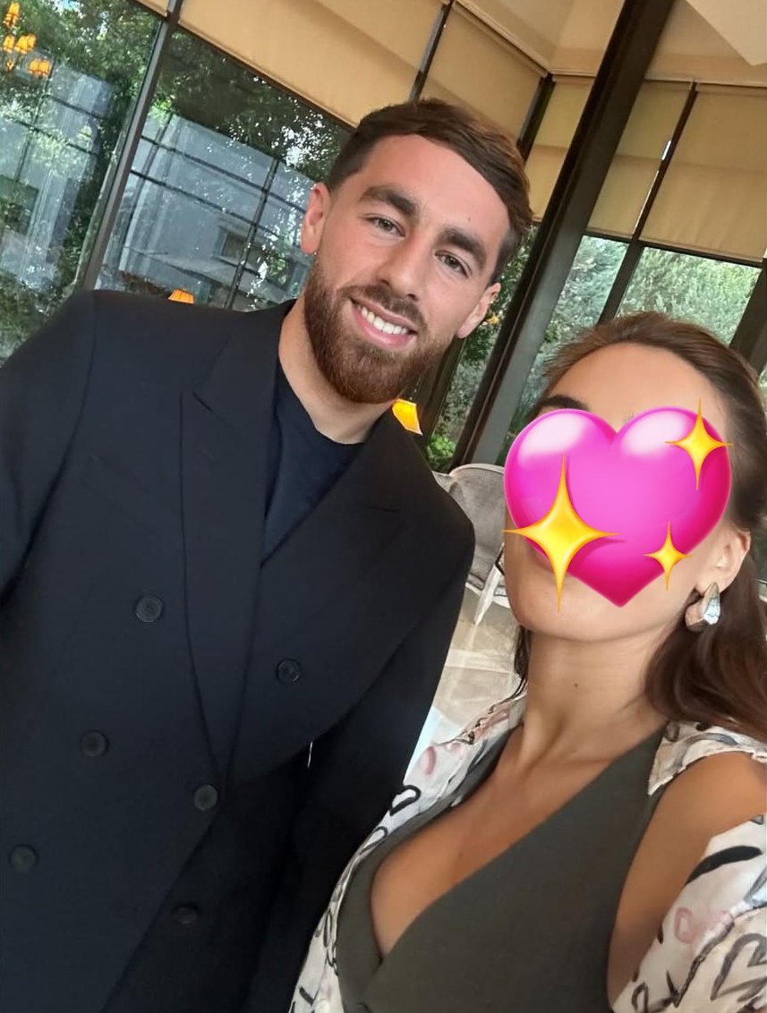 powerlandik's tweet photo. kerem &amp; ceren aktürkoğlu çiftinin düğününe katılanlar arasında orkun da var tabiiiki 😅🫠
#keremaktürkoğlu #cerenazak https://t.co/UkP6Yrs0qg