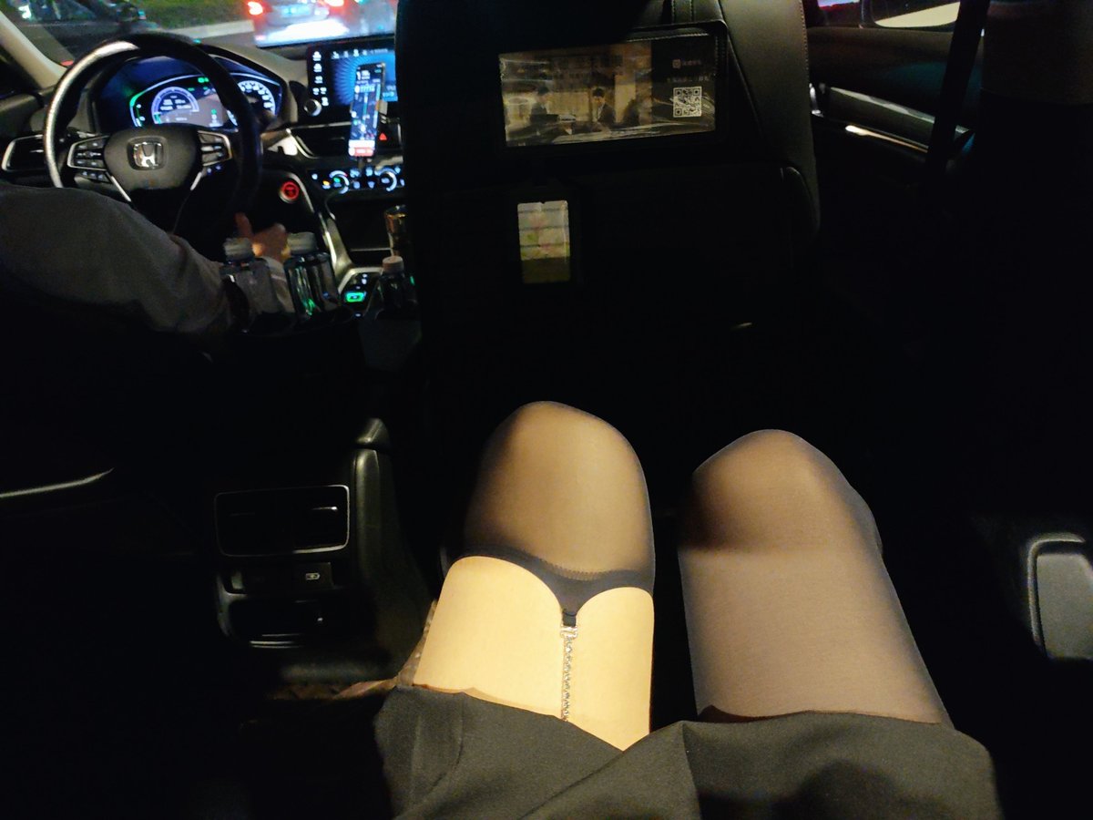 因为太丑被老板退货
无奈打车让自己回家了

#上海 #男娘 #Femboy #男の娘