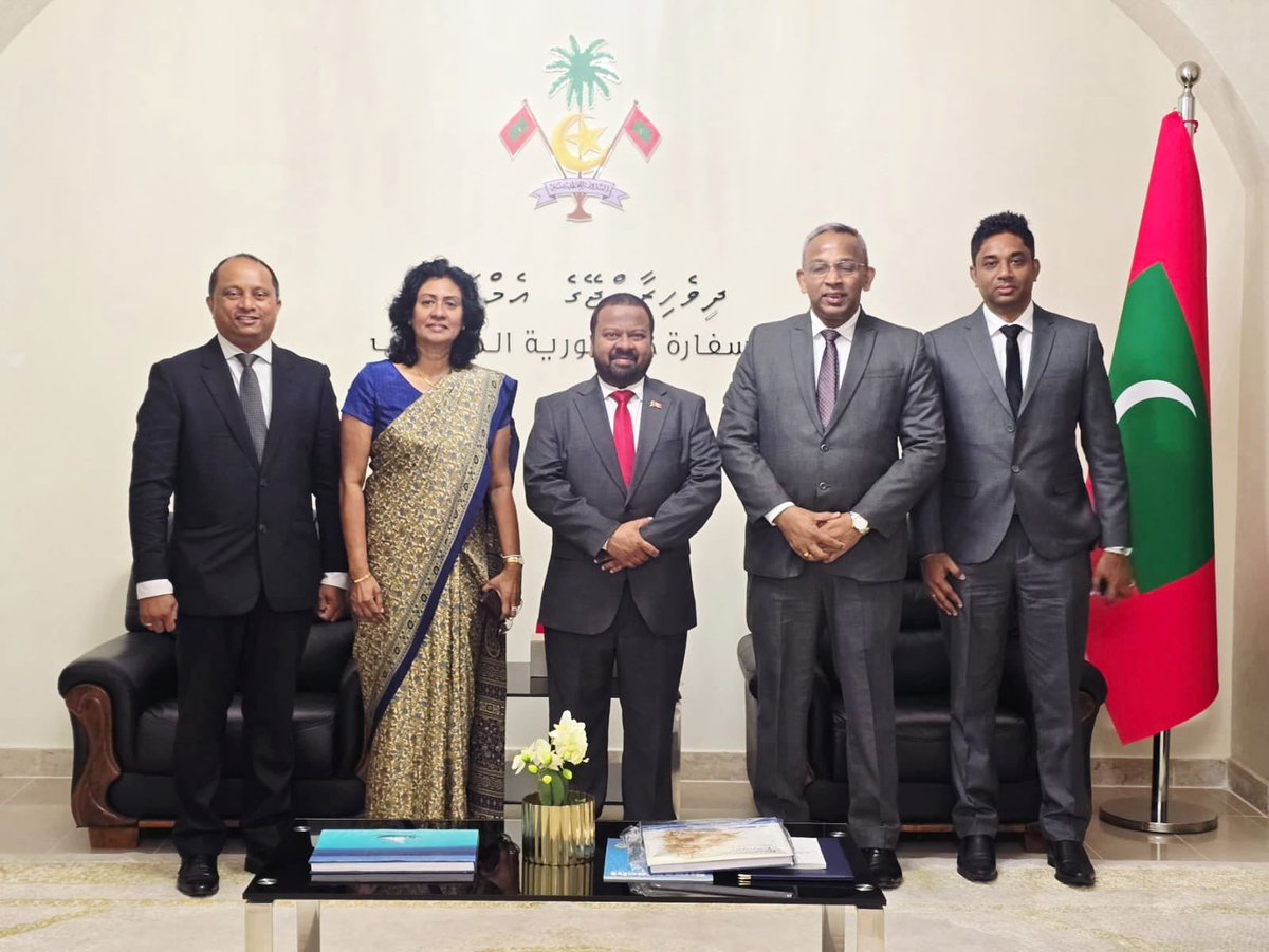 Ambassador H.E. <a href="/mundhu_maldives/">Mohamed Hussain Shareef (Mundhu)</a> received visiting senior delegation from the Commercial Bank of Ceylon (CBC) inquring about potential areas of financing and collaboration in key Maldives development projects.