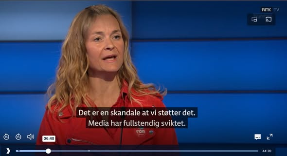LBirkelund's tweet photo. Jeg ser Debatten med Fred og Rettferdighet (FOR), Marielle Leraand og Glenn Diesen først nå på dårlig wifi i Hong Kong.  

Leraand og Diesen hatt rett i alt de sier. Så hvorfor oppstyret? Fordi de bryter med den store enigheten om løgnene @Regjeringen , @Stortinget  og mediene deres ble enige om så og si før krigen begynte. De løgnene som er nødvendige for å få oppslutning om å levere våpen til Kiev. Dessuten er norske myndigheter svært nervøse nå fordi de taper krigen og ikke ser noen ærefull måte å slutte den på. De kjemper for sitt eget ettermæle, men vil komme dårlig ut av det uansett hva de gjør.   

Leraand og Diesen kunne kunne kanskje ha vært litt mer presise på noen punkter. Men det er ikke lett i kampens hete og når man helst skal være kortfattet. De var uansett laaaaaaaaaaangt mer presise enn den hatefulle Ine Eriksen Søreides karakteristikker av typen "tull" og "reinspikka tøv" og hennes løgn om at kun Russland er ansvarlig for krigen. https://t.co/V9OwrYDQv4

Sven G. Holtsmarks påstand om "røverhistorier" var av samme klasse, mens Aage Borchgrevink gjør det CIA betaler ham for. 

Erik Schreiner Evans, silkerampen av en fascist fra @MDG , kunne ikke annet enn å vekke avsky. Ja, folk som vil forby fredspartier er fascister, uansett om de kaller seg antifascister. Hva sier du hvis noen river ned plakatene til MDG eller tar til orde for å forby MDG, Evans?

Det var fire mot to i debatten, likevel vant Leraand og Diesen. 
https://t.co/V9OwrYDQv4