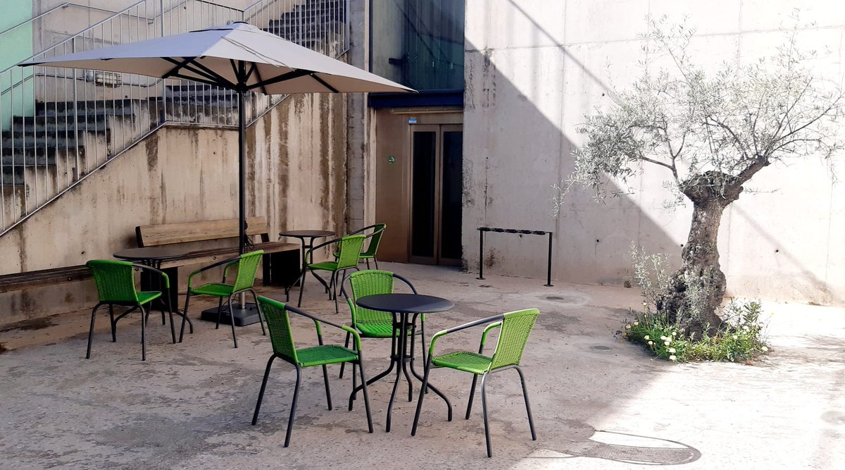 Ajuntament de Teià (@ajteia) on Twitter photo 🏖️ L'estiu truca a la porta i la Biblioteca de #Teià <a href="/bteiacl/">Biblioteca de Can Llaurador</a> posa a disposició de tothom una terrasseta a la fresca situada a l'atri de l'equipament en la qual podreu llegir i conversar
➡️ De dl a dv, de 16 a 20.30 h
➡️ Dc i ds, de 10 a 14 h
❌ Tancada el 21, 23, 24 i 28/06 🏖️ L'estiu truca a la porta i la Biblioteca de #Teià <a href="/bteiacl/">Biblioteca de Can Llaurador</a> posa a disposició de tothom una terrasseta a la fresca situada a l'atri de l'equipament en la qual podreu llegir i conversar
➡️ De dl a dv, de 16 a 20.30 h
➡️ Dc i ds, de 10 a 14 h
❌ Tancada el 21, 23, 24 i 28/06