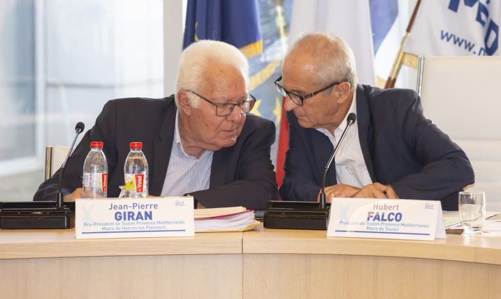 Le jugement de la Cour de cassation n’effacera pas le bilan exceptionnel que lègue à Toulon et au Var @HubertFALCO.

Par son action et son engagement, il a notamment su rendre à la capitale du Var son rayonnement, après les années sombres que le Front National lui avait fait