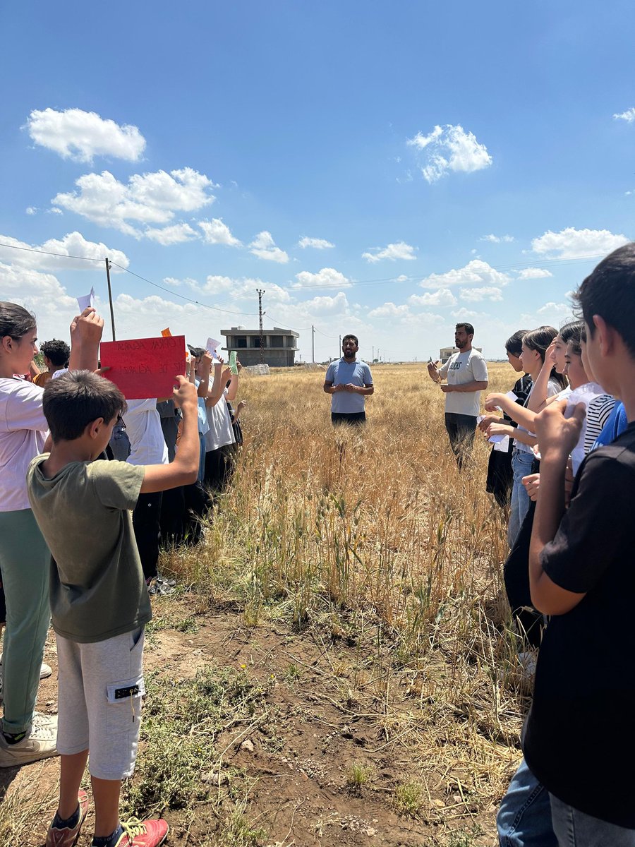 Bu topraklar bin yıllık bereketin evi, ona sahip çıkmak hepimizin görevi.
Mardin’den bir kıvılcım değil, bir bilinç doğsun! 🌾🔥
#MardinYeşiliKoru #AteşiDeğilBilinciYay
<a href="/tcmeb/">Millî Eğitim Bakanlığı</a> 
<a href="/Yusuf__Tekin/">Yusuf Tekin</a> 
<a href="/mardinilmem/">Mardin İl Millî Eğitim Müdürlüğü</a> 
<a href="/DerikKaymakam/">T.C. Derik Kaymakamlığı</a> 
<a href="/MstfaKAHRAMAN/">Mustafa KAHRAMAN 🟢🇹🇷</a>