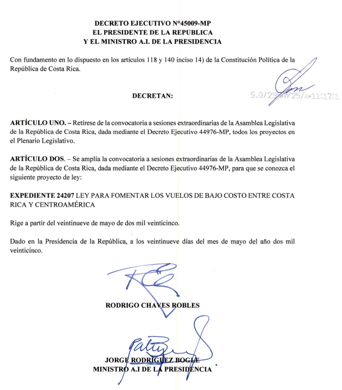barradeprensa's tweet photo. ÚLTIMA HORA: El Poder Ejecutivo volvió a desconvocar toda la agenda de sesiones extraordinarias para forzar la votación sobre el veto a la ley de vuelos baratos entre Costa Rica y Centroamérica https://t.co/wkGgJmUMSw