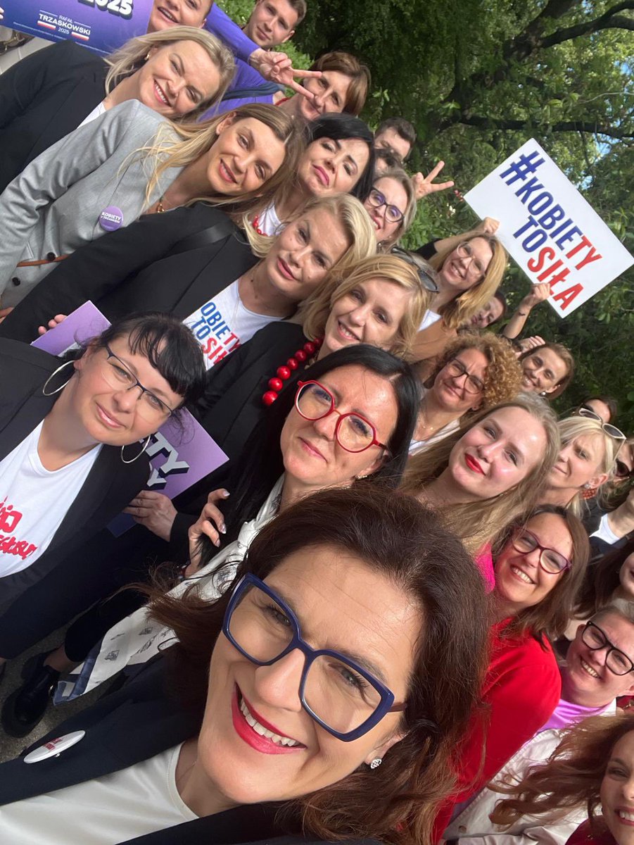 Dulkiewicz_A's tweet image. #KobietyToSiła! Siła demokracji, wolności i zmiany 💪 Bo jeśli nie my – to kto? @trzaskowski_  @Trzaskowski2O25 
#CałaPolskaNaprzód #KobietyNaWybory