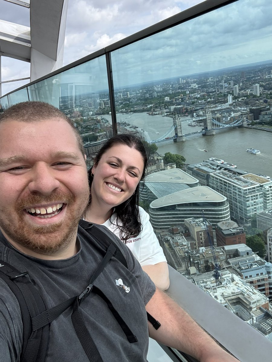 Partout où je regarde, ca monte!

+3 parts de marché pour Trudeau-Landry📈
+2 parts de marché pour Le 18h 📈
+36 étages pour prendre cette photo au sommet du Sky Garden à Londres🏙️

Que ce soit le midi ou le soir, merci de nous écouter et de nous faire confiance au <a href="/fm93quebec/">FM93 Québec</a> 🫶