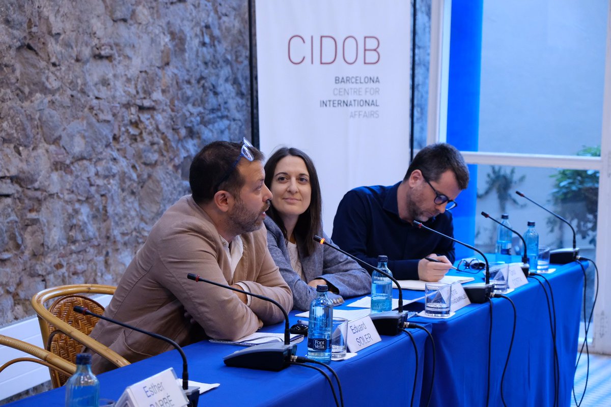 CIDOB (Barcelona Centre for International Affairs) (@cidobbarcelona) on Twitter photo ¿Cómo se ha construido la agenda de investigación del Observatorio de Política Exterior Europea a lo largo de 25 años? En la segunda parte de la jornada organizada con <a href="/IBEI/">Institut Barcelona d'Estudis Internacionals</a>, Oriol Costa, Anna Herranz-Surrallés y <a href="/solerlecha/">Eduard Soler Lecha</a> examinan la trayectoria del Obs desde su creación ¿Cómo se ha construido la agenda de investigación del Observatorio de Política Exterior Europea a lo largo de 25 años? En la segunda parte de la jornada organizada con <a href="/IBEI/">Institut Barcelona d'Estudis Internacionals</a>, Oriol Costa, Anna Herranz-Surrallés y <a href="/solerlecha/">Eduard Soler Lecha</a> examinan la trayectoria del Obs desde su creación