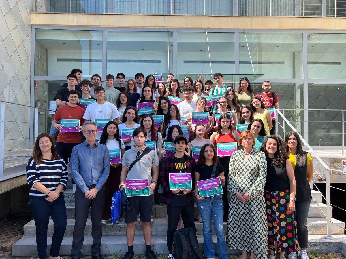 🔵 Un dispositivo para entrenar y generar #energía, una bolsa plegable y un paraguas con forma de hongo, mejores #prototipos del #concurso de #DiseñoIndustrial

📍 La prueba se ha celebrado en el <a href="/CEEICT/">CEEIC</a> 

👏 ¡Enhorabuena por vuestro trabajo!

🔗 upct.es/noticias/2025-…