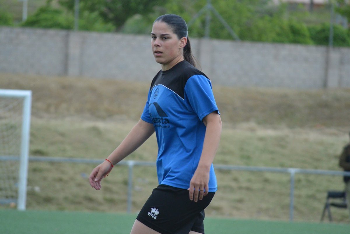 ✌🏽 Esto no para!! 

🙌🏽 Nuestras chicas siguen entrenando de cara al año que viene. 

😉 ¡RECUERDA! Las jornadas de puertas abiertas continúan. 

#YoMeUno #MFA 🔵🟡